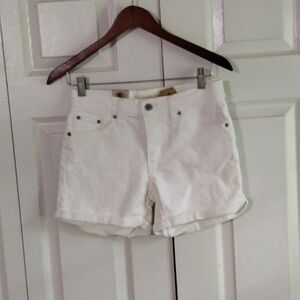 Levi's mid length white ZIP front festival shorts size 26 New